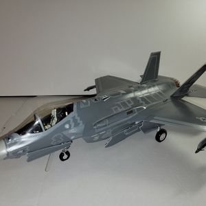 Model F 35 Lightning 2